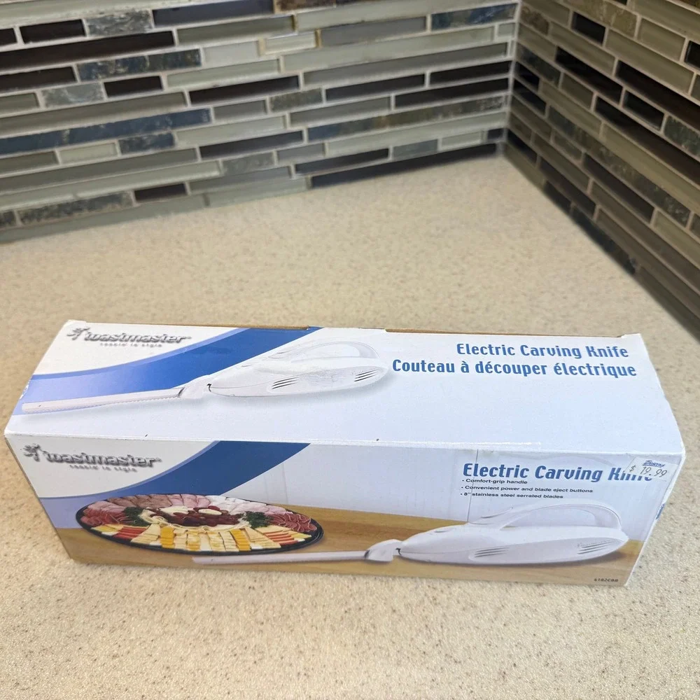 NEW Toastmaster Electric Carving Knife 6102CAN White 8